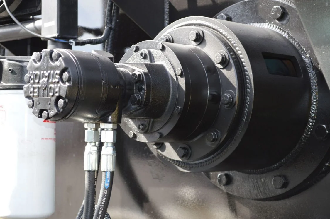 Roller-stator pump on sealcoating equipment